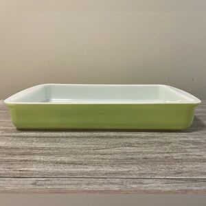 Vintage Pyrex Lime Green #232 2 Quart Rectangular Casserole